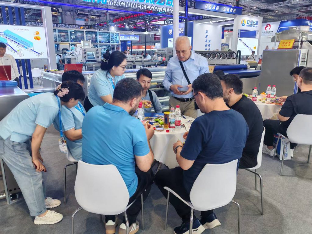 Technical consultation for 4-roll gauging and ultrasonic slicing equipment at Bakery China